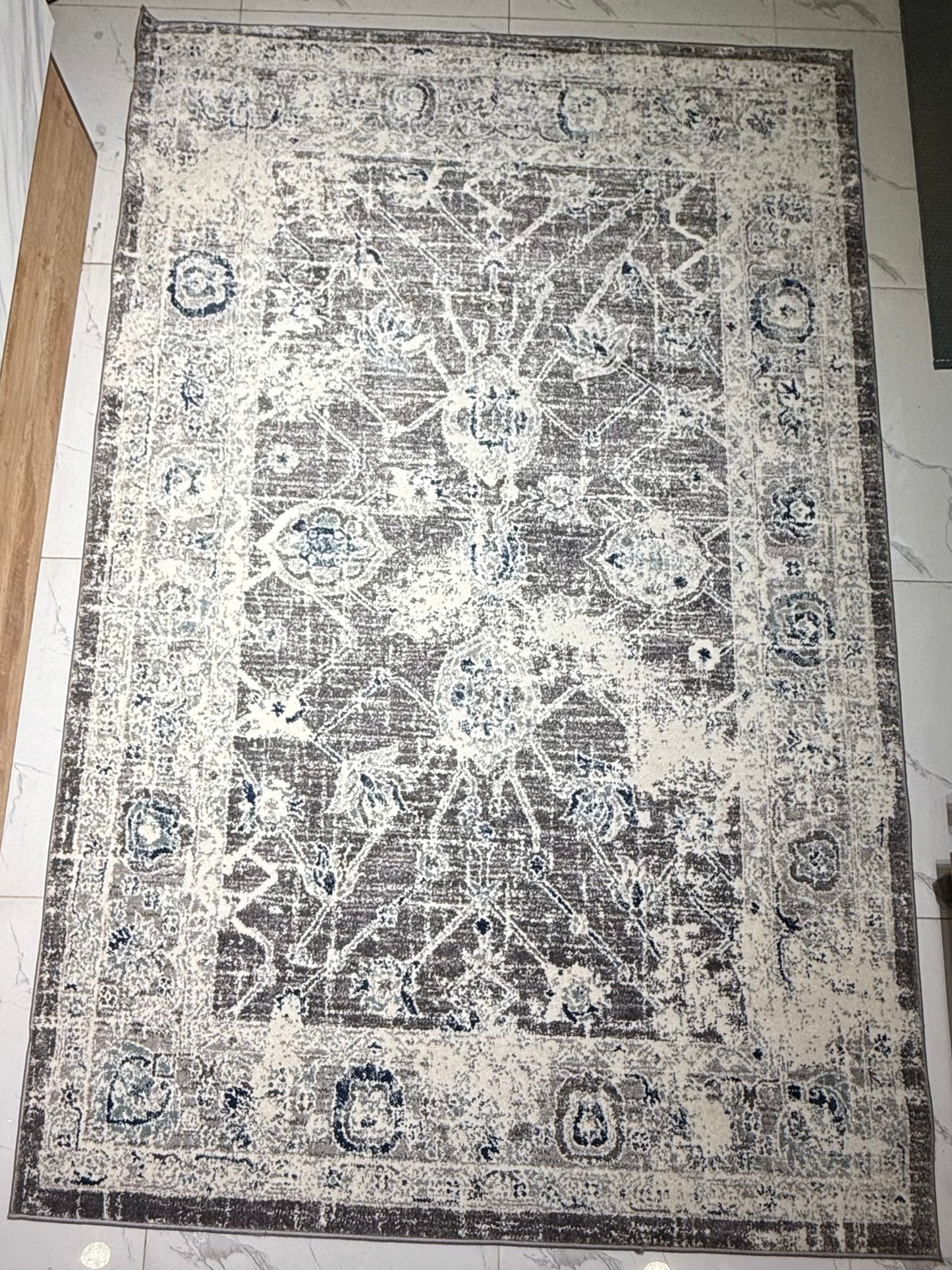 Rug - 5ft * 8ft