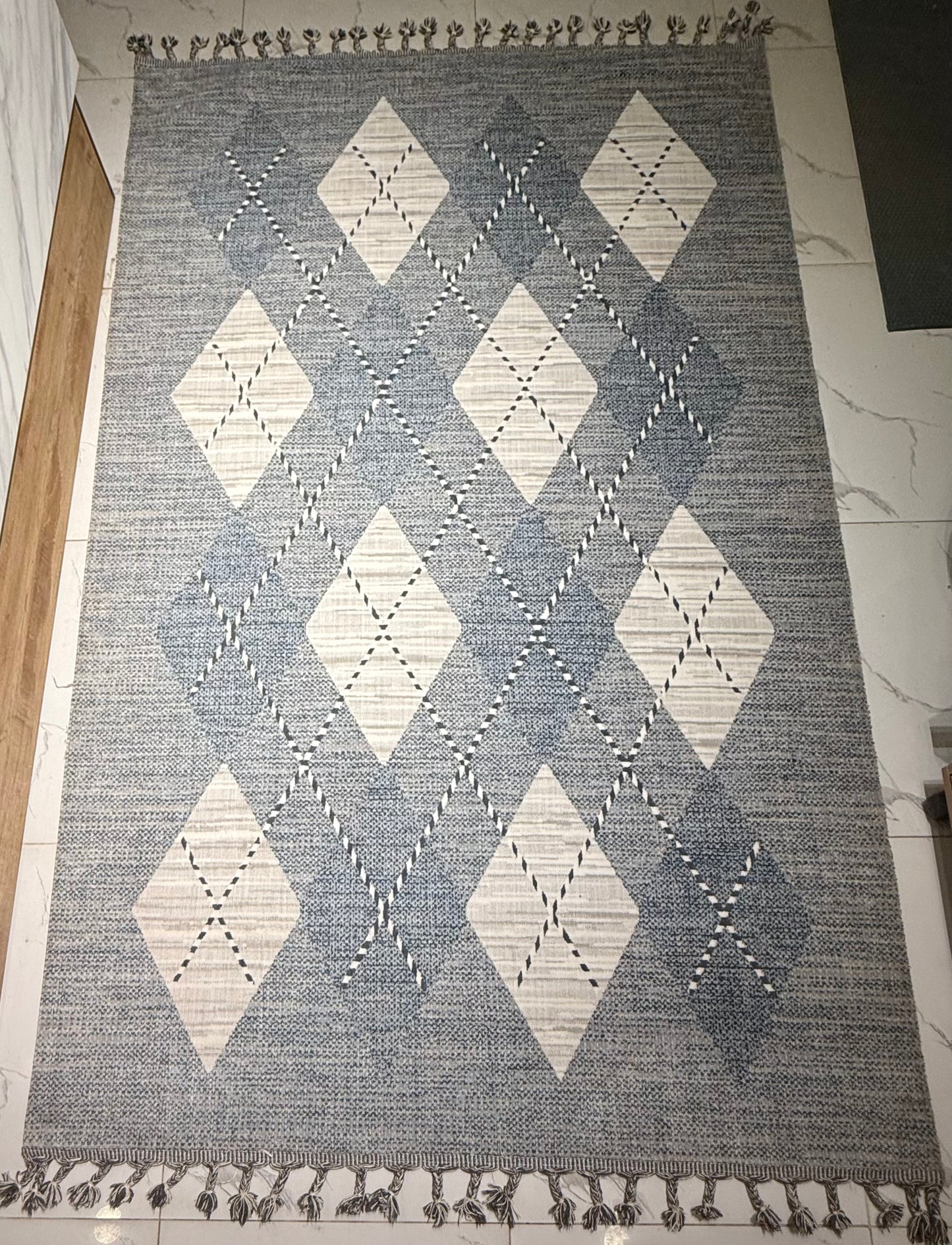 Rug - 5ft * 8ft