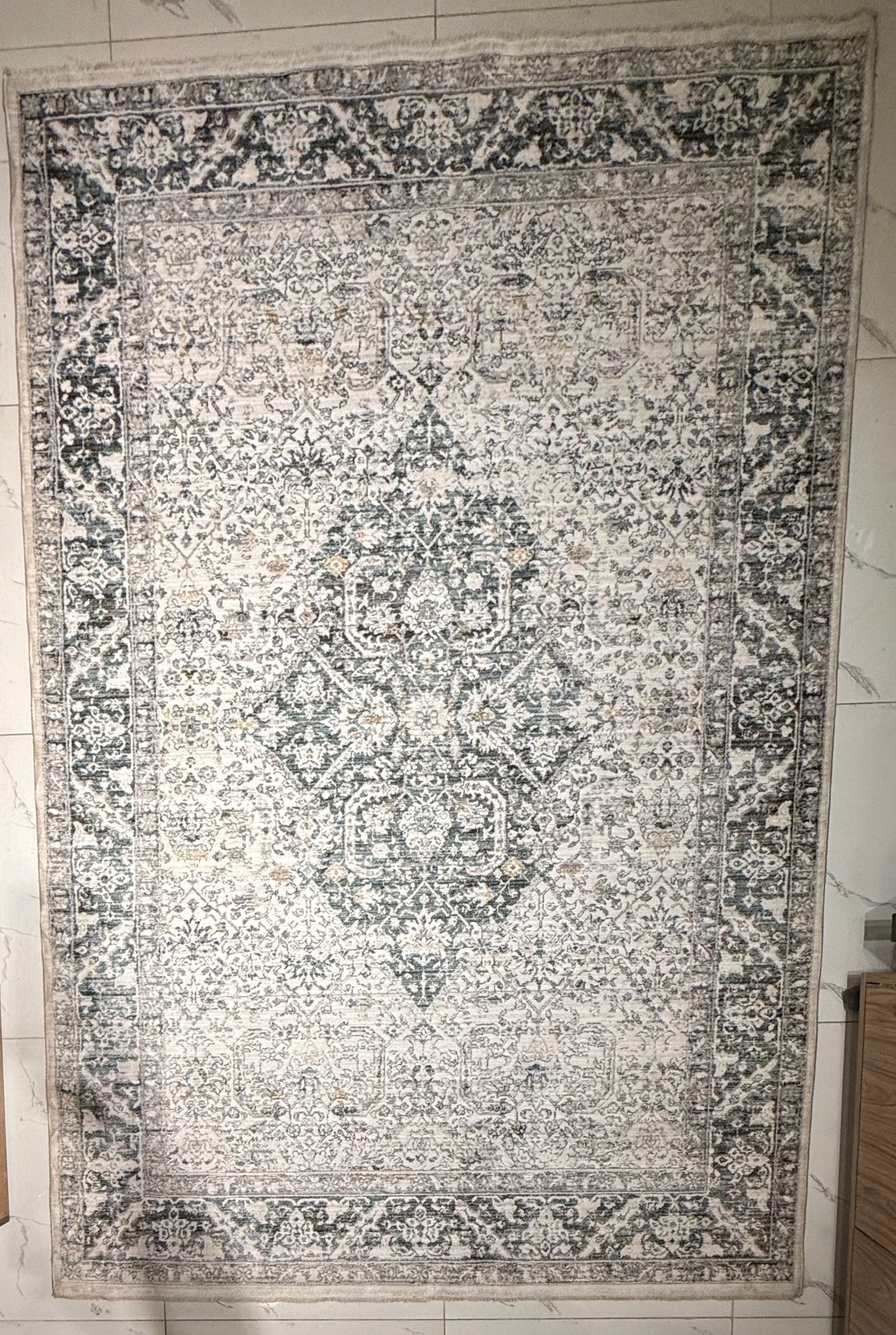 Rug - 5ft * 8ft